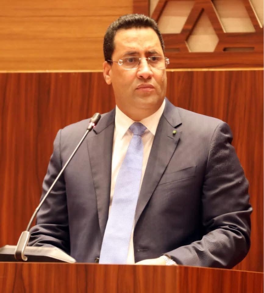 الوزير الأول: محاربة الفساد مكنت من تمويل مشاريع كبرى بالموارد الذاتية للدولة