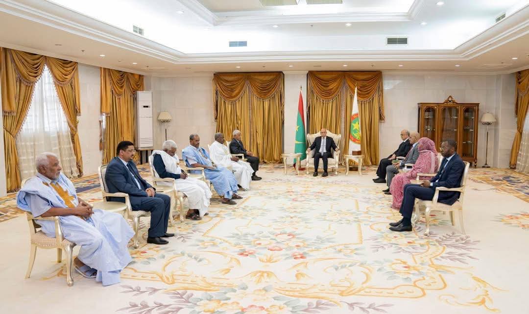 رئيس الجمهورية يستعرض أمام ممثلي الكونفدراليات المهنية الإصلاحات الاجتماعية التي شهدتها البلاد