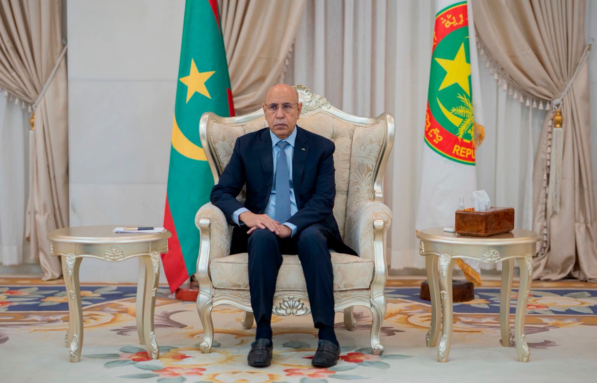 رئيس الجمهورية يستقبل وفدا من البنك الدولي
