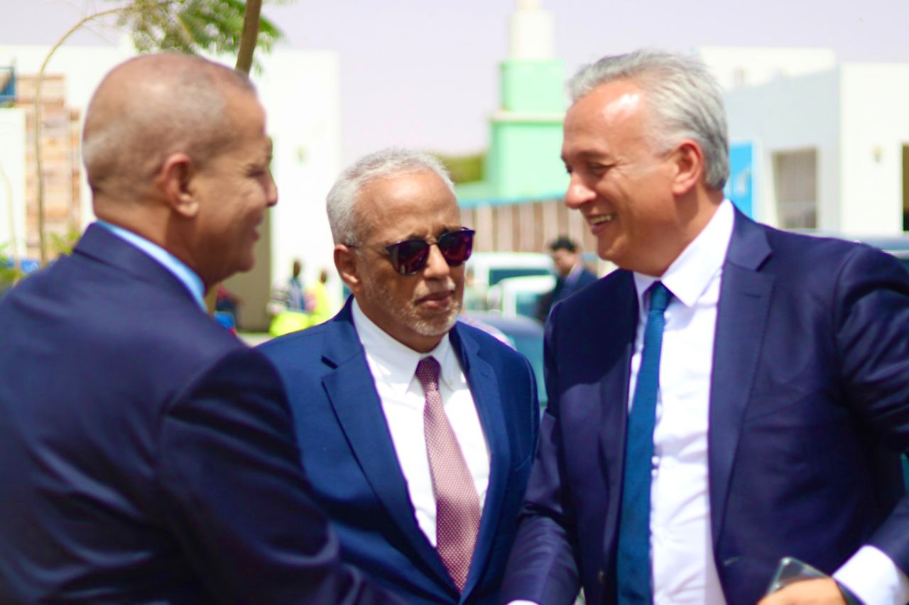 الوزير المنتدب لدى رئيس مجلس الوزراء المغربي يزور ميناء نواكشوط المستقل