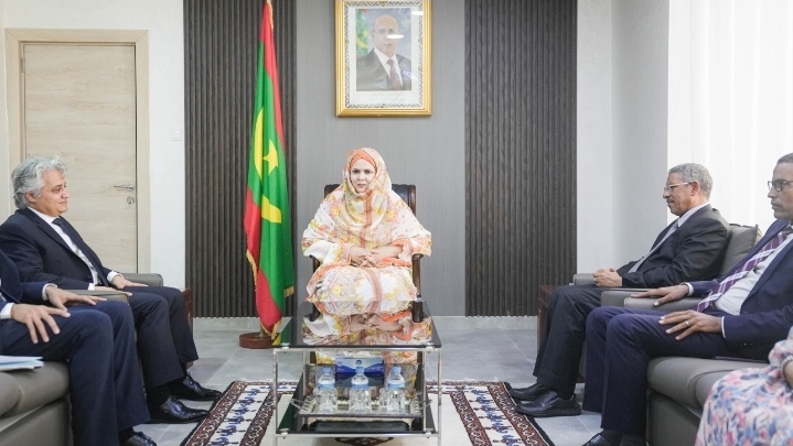 وزيرة التجارة تستقبل السفير المصري المعتمد في نواكشوط
